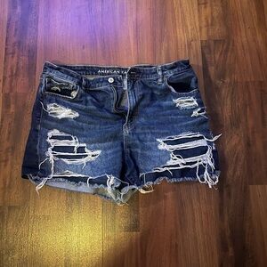 American Eagle “Mom Jeans” Short
